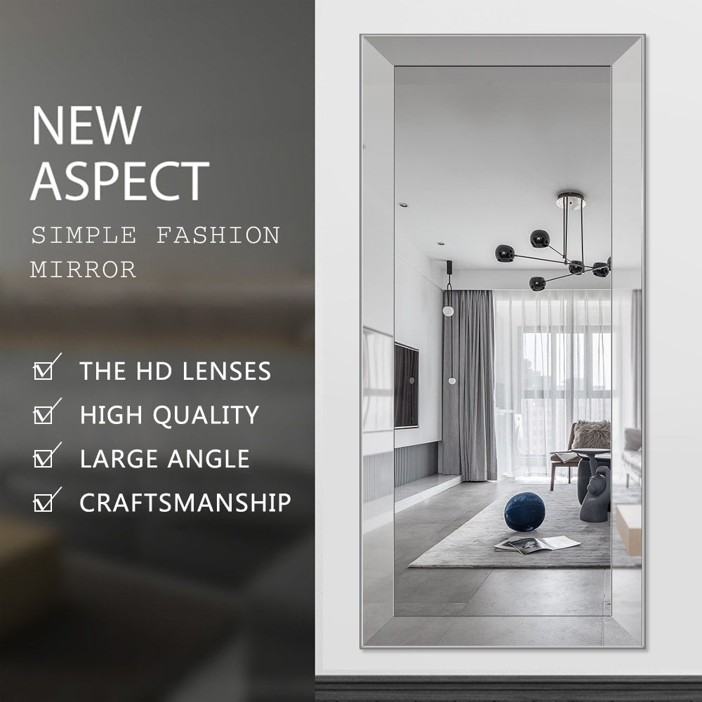 Grand miroir mural argenté à facettes, miroir réfléchissant, style métallique, pour toute la hauteur du mur.