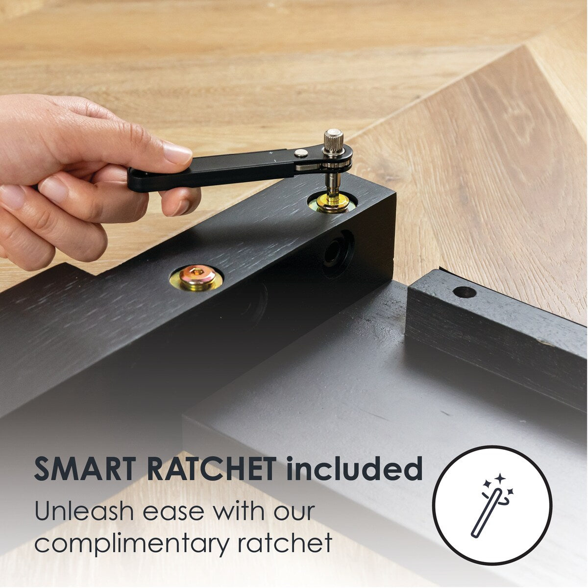 Cadre de lit plateforme en bois massif classique de 16 pouces, disponible en plusieurs finitions.