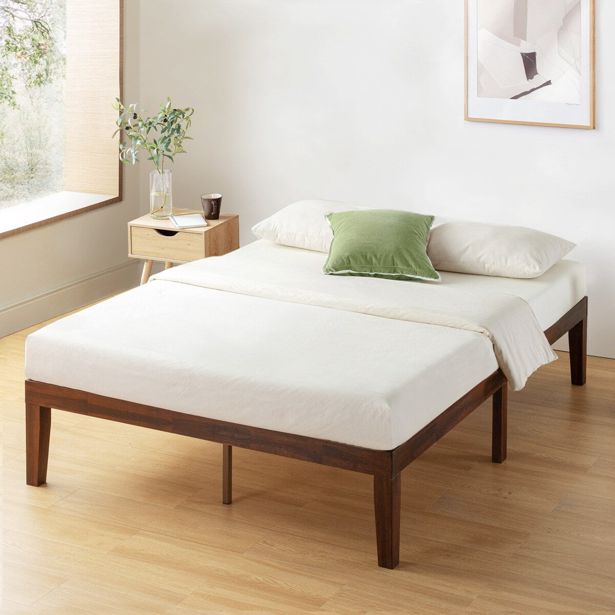 Cadre de lit plateforme en bois massif classique de 16 pouces, disponible en plusieurs finitions.