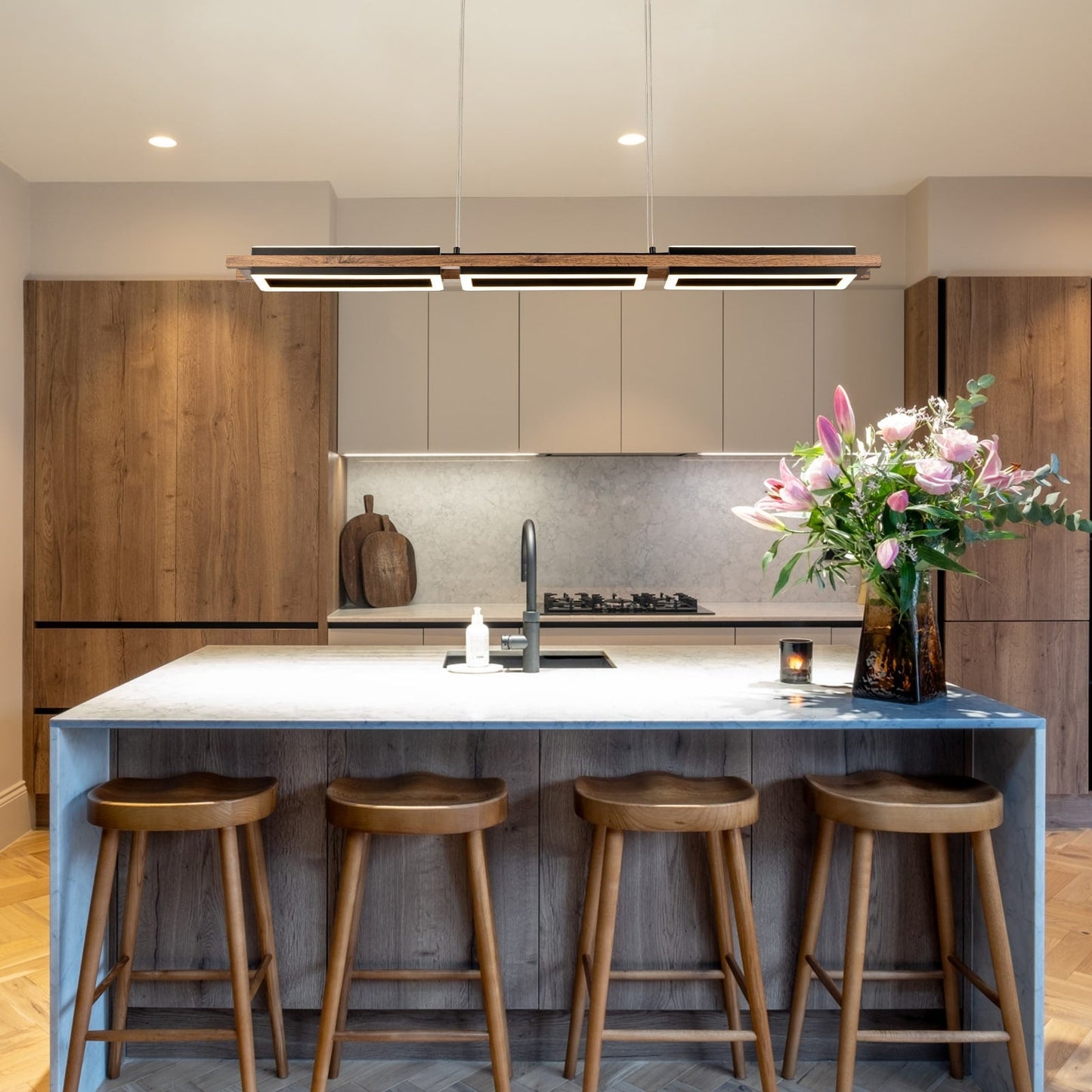 Suspension à LED intégrée en bois, linéaire, à 3 ou 5 lumières, pour îlot de cuisine.