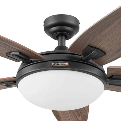 Ventilateur de plafond Honeywell Carmel 48 pouces avec éclairage intégré et télécommande