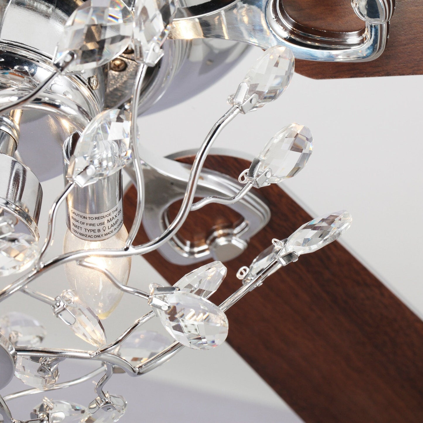 Ventilateur de plafond moderne à 5 pales réversibles de 48 pouces, avec fixation au plafond, en cristal et télécommande.