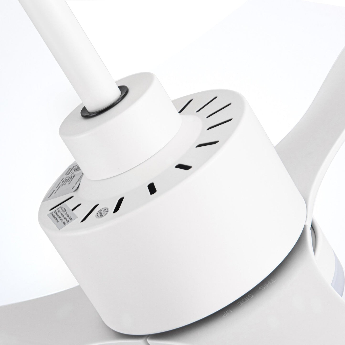 Ventilateur de plafond LED 52 pouces avec éclairage et télécommande (3 pales)