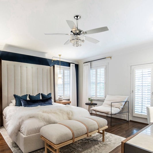 Ventilateur de plafond moderne à 5 pales en bois chromé de 52 pouces avec télécommande et cristaux.