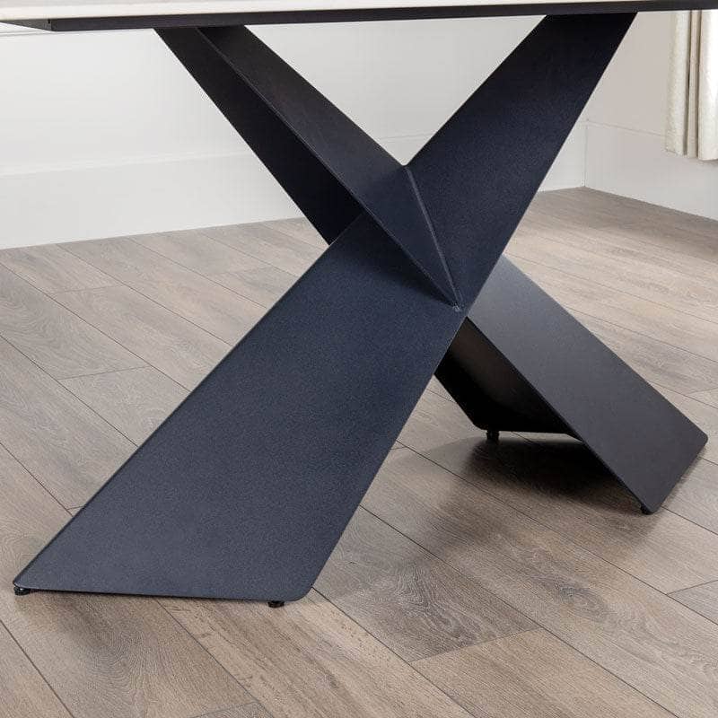 Icaro Dining Table