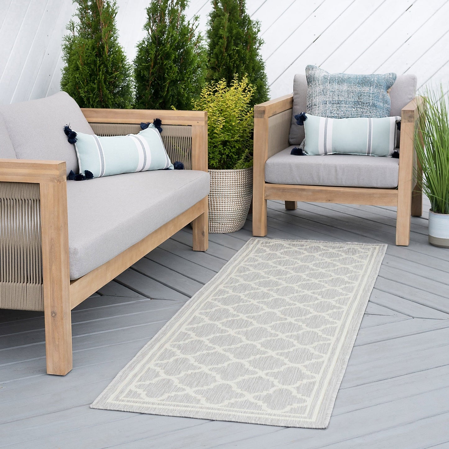 Exo Coastal Geometric Indoor/Outdoor Area Rug