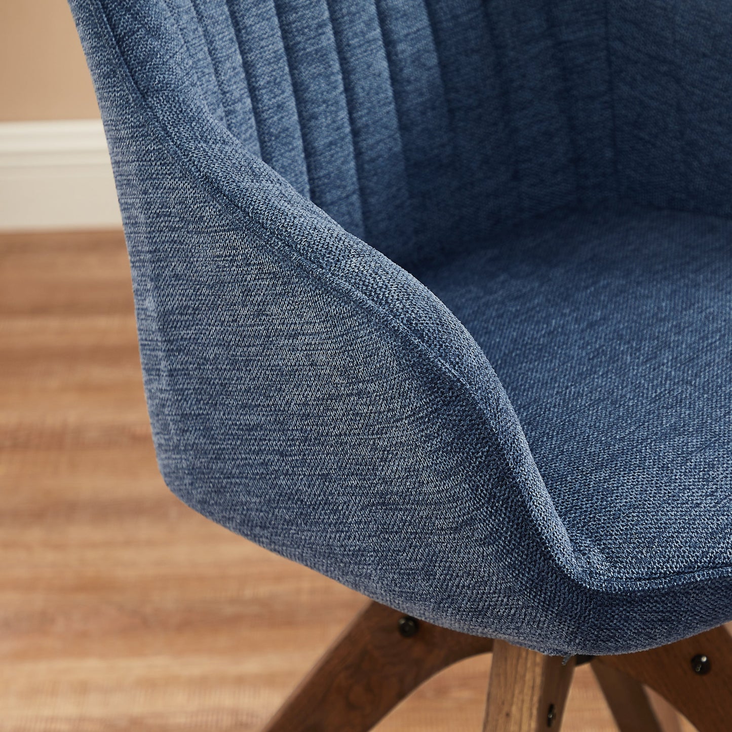 Fauteuil pivotant à accoudoirs pour bureau moderne Art Leon avec pieds en bois