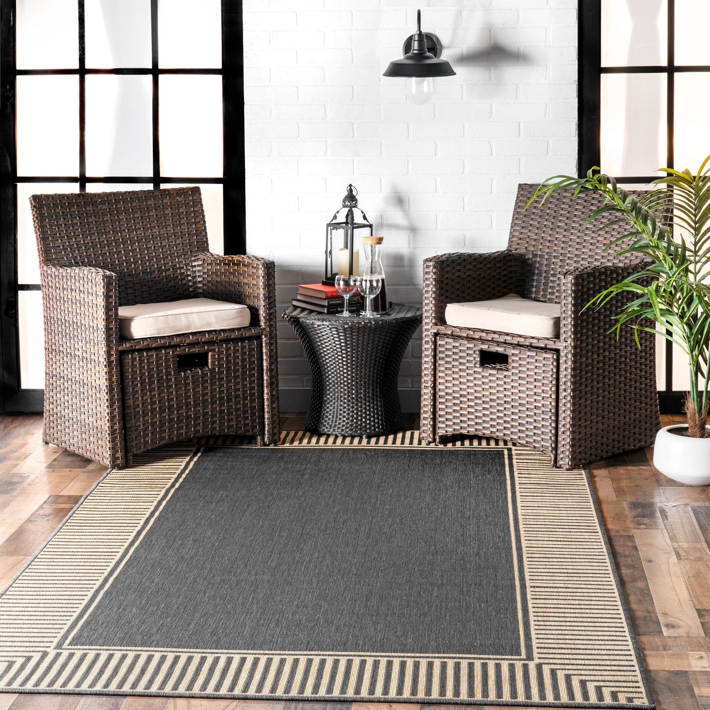 Nuloom Leah Classic Bordered Indoor/Outdoor Area Rug