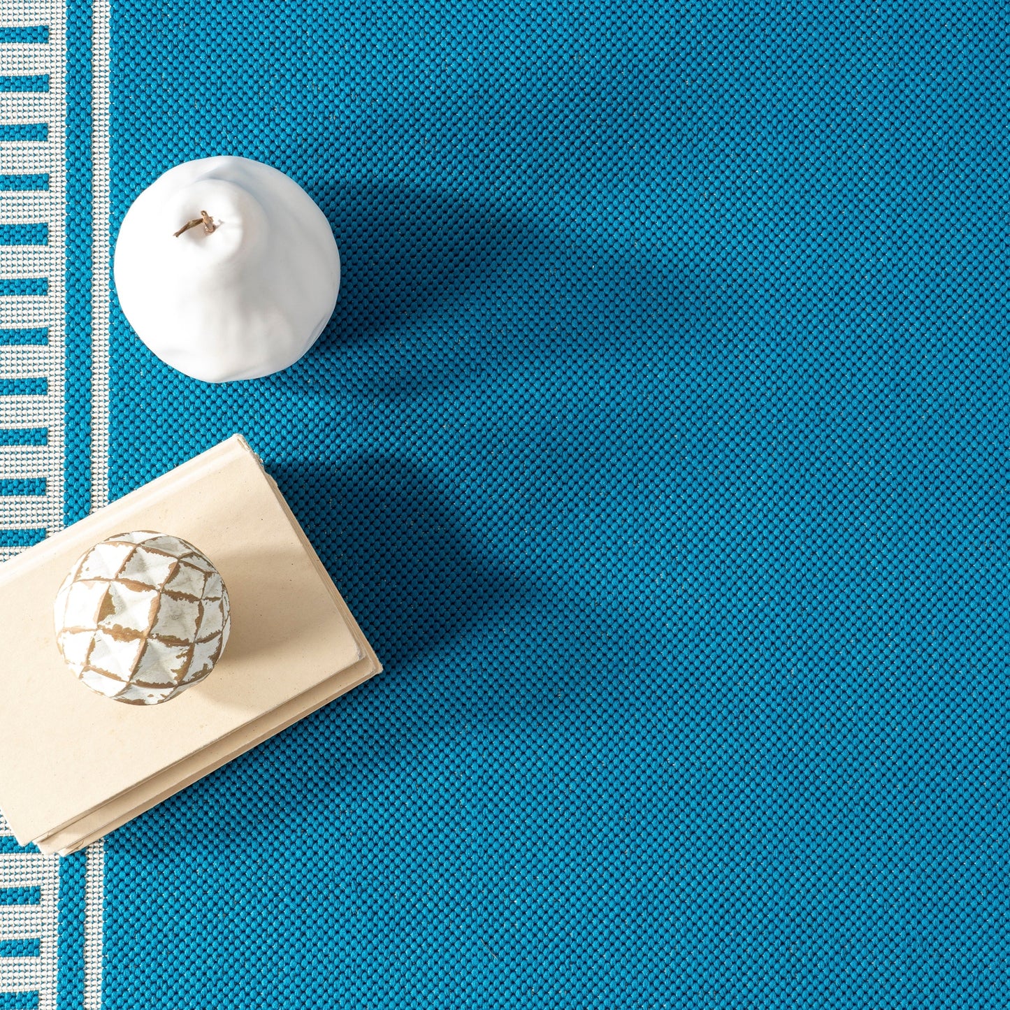 Nuloom Leah Classic Bordered Indoor/Outdoor Area Rug