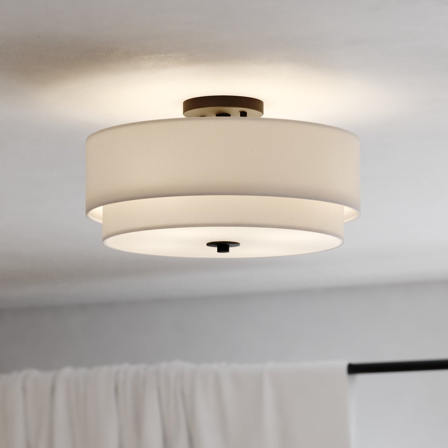 Luminaire à suspension à montage au plafond de style moderne du milieu du siècle de Burnaby avec abat-jour blanc en lin.