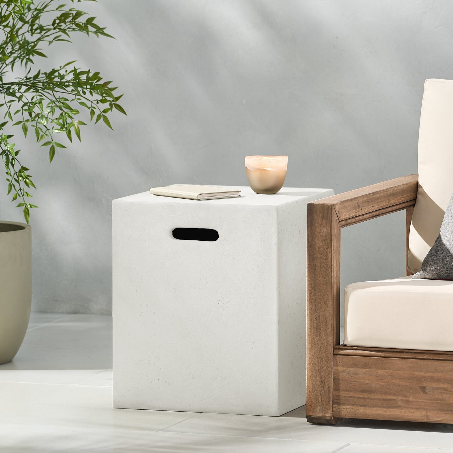 Christopher Knight Home - Table d'appoint en béton léger pour réservoir d'eau, modèle Aidan, pour extérieur