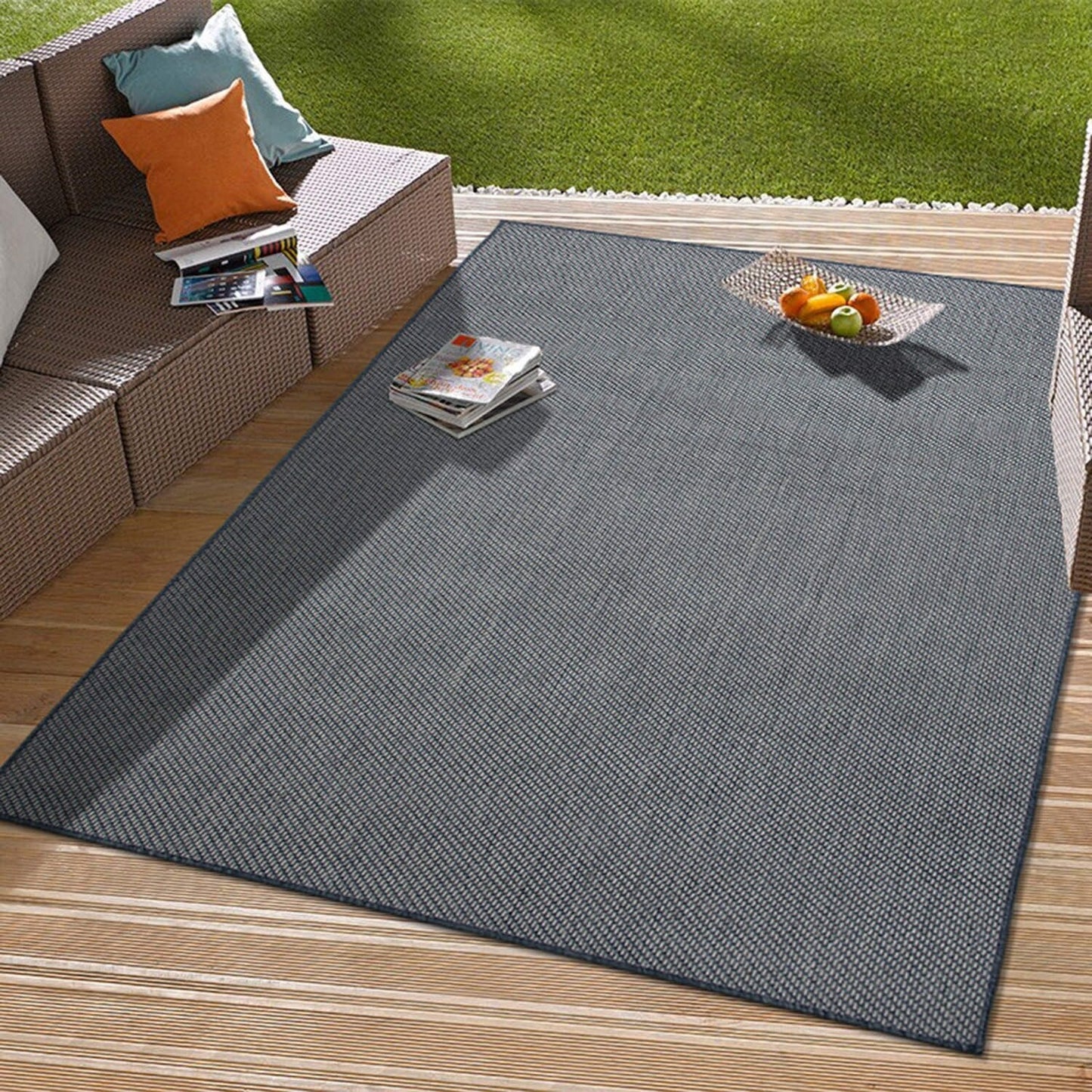 Contemporary Solid Indoor/Outdoor Area Rug