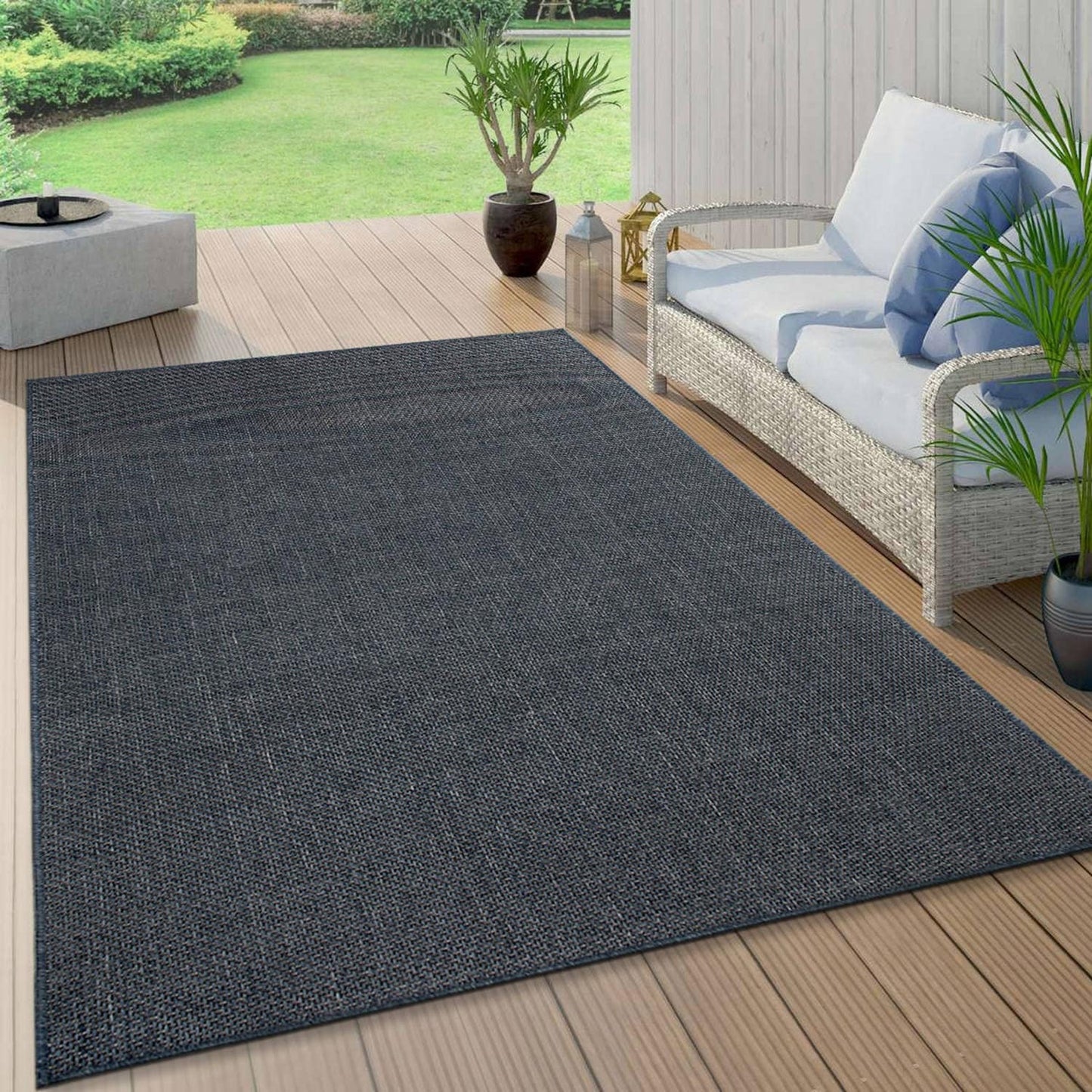 Contemporary Solid Indoor/Outdoor Area Rug