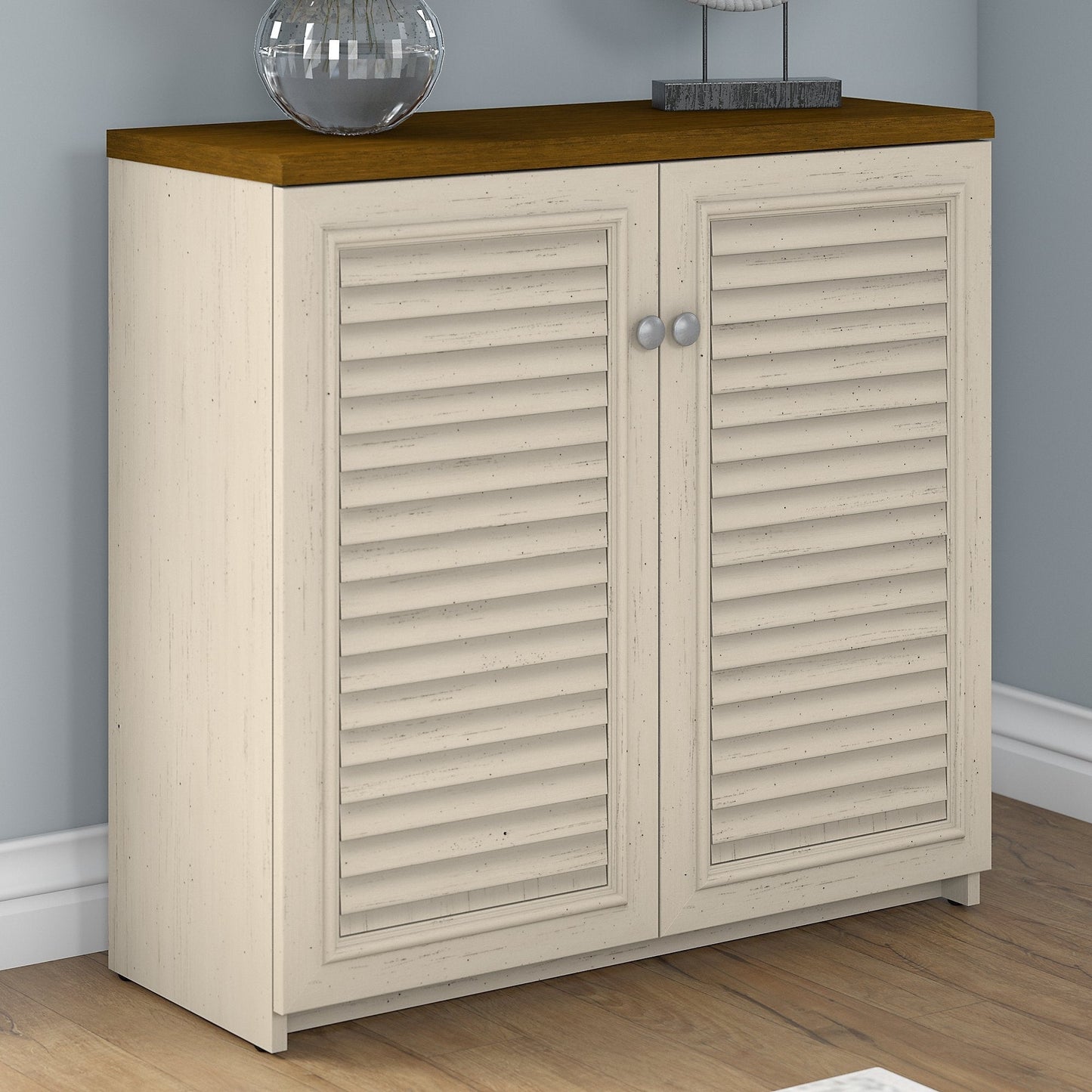 Armoire de rangement Fairview avec portes et étagères de Bush Furniture - 80,6 cm L x 32,4 cm l x 78 cm H