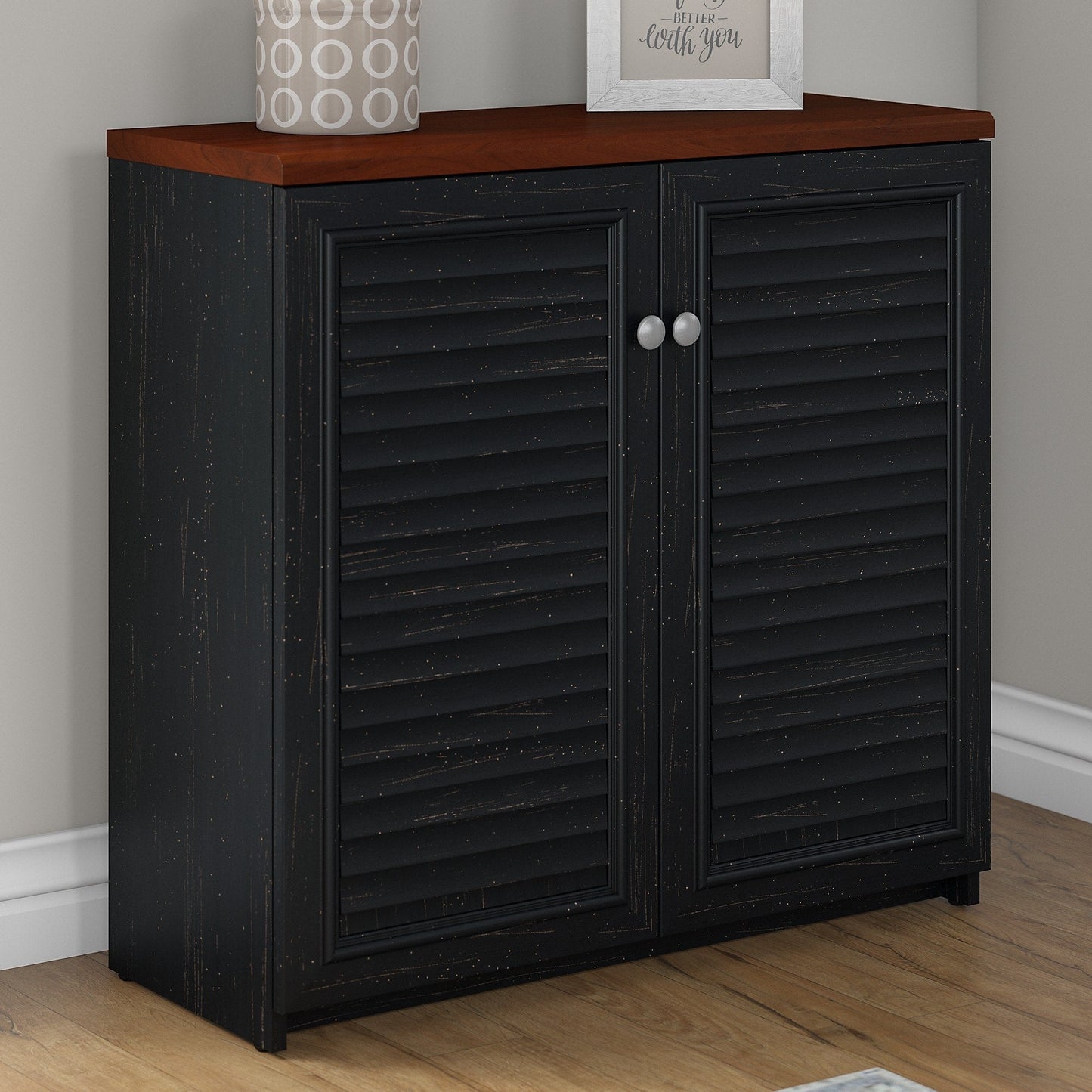Armoire de rangement Fairview avec portes et étagères de Bush Furniture - 80,6 cm L x 32,4 cm l x 78 cm H
