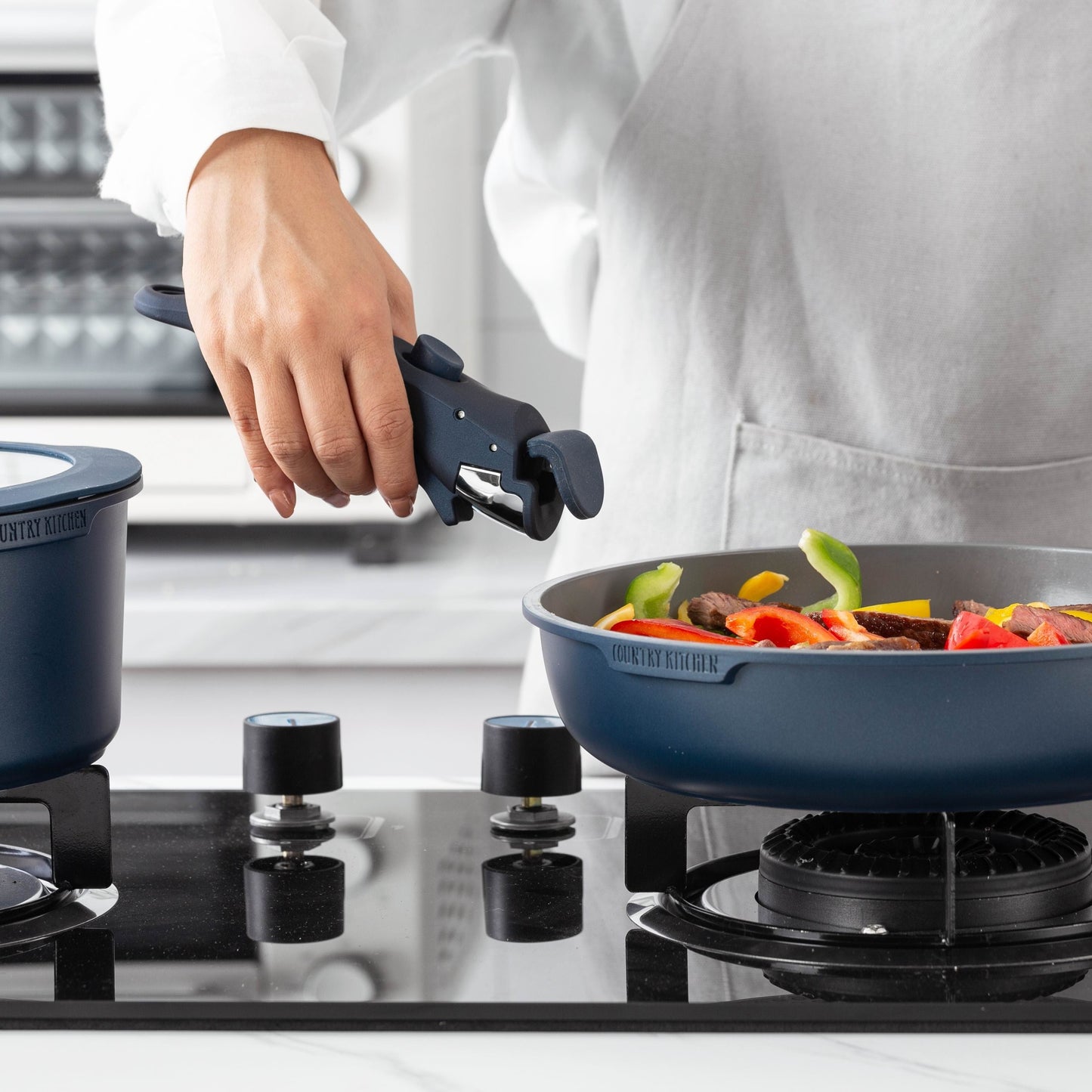 Service de cuisine Country Kitchen 16 pièces pour camping-car, céramique, avec poignées amovibles, compatible avec le four.