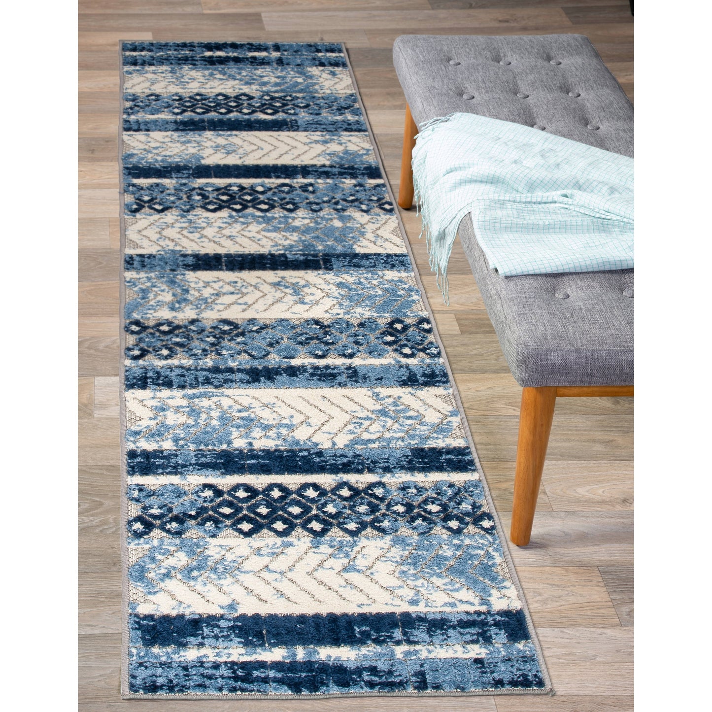 World Rug Gallery Distressed Geometric Indoor/Outdoor Area Rug
