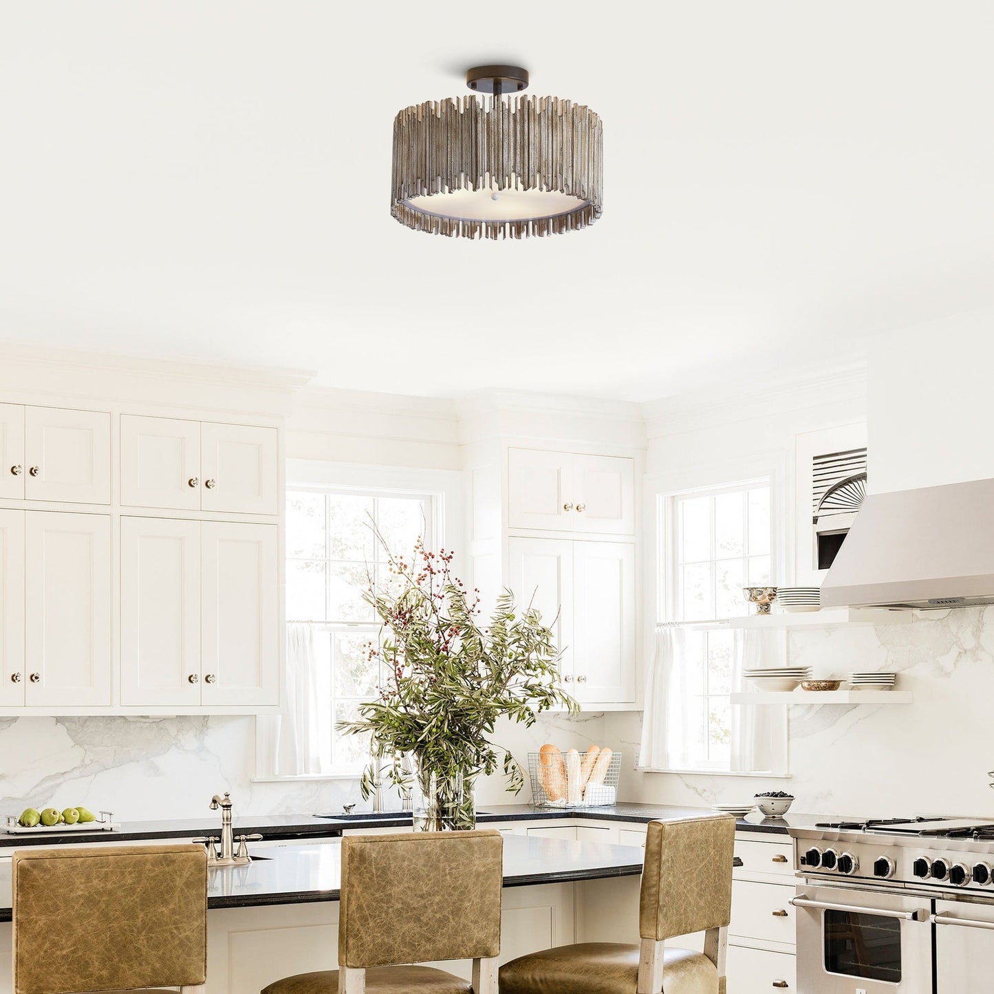 Suspension à 3 lumières en bois blanc vieilli, style tambour, à fixer au plafond.