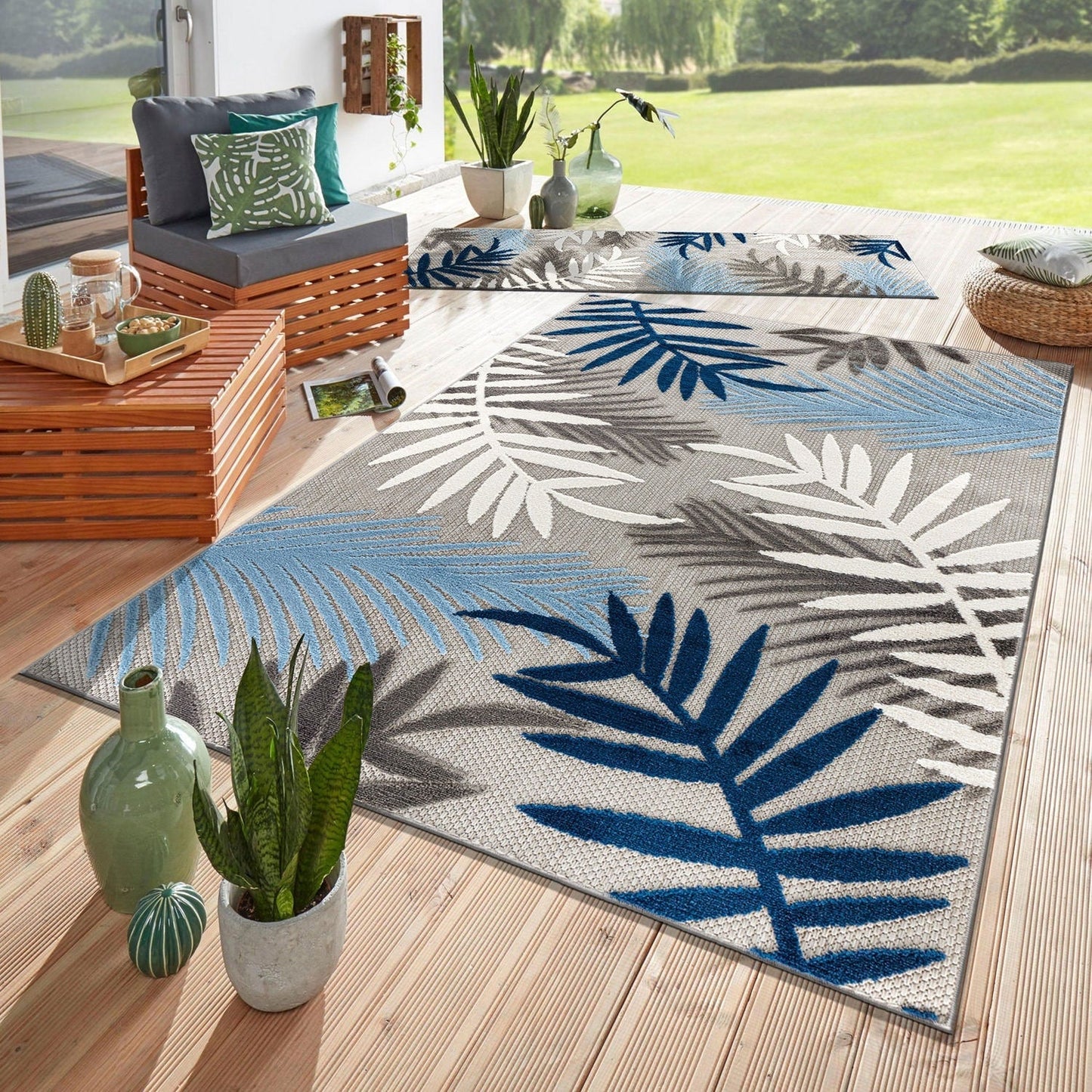 Evora Palm Frond Indoor/Outdoor Area Rug