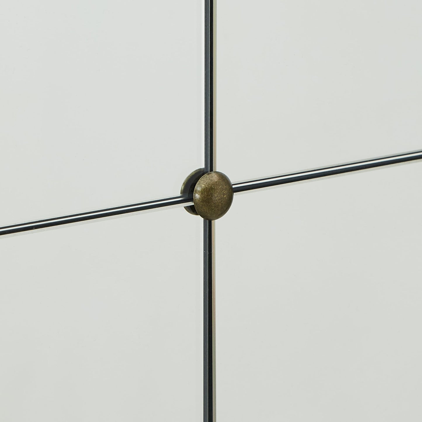 Miroir mural à carreaux argent antique Fantina par iNSPIRE Q Classic