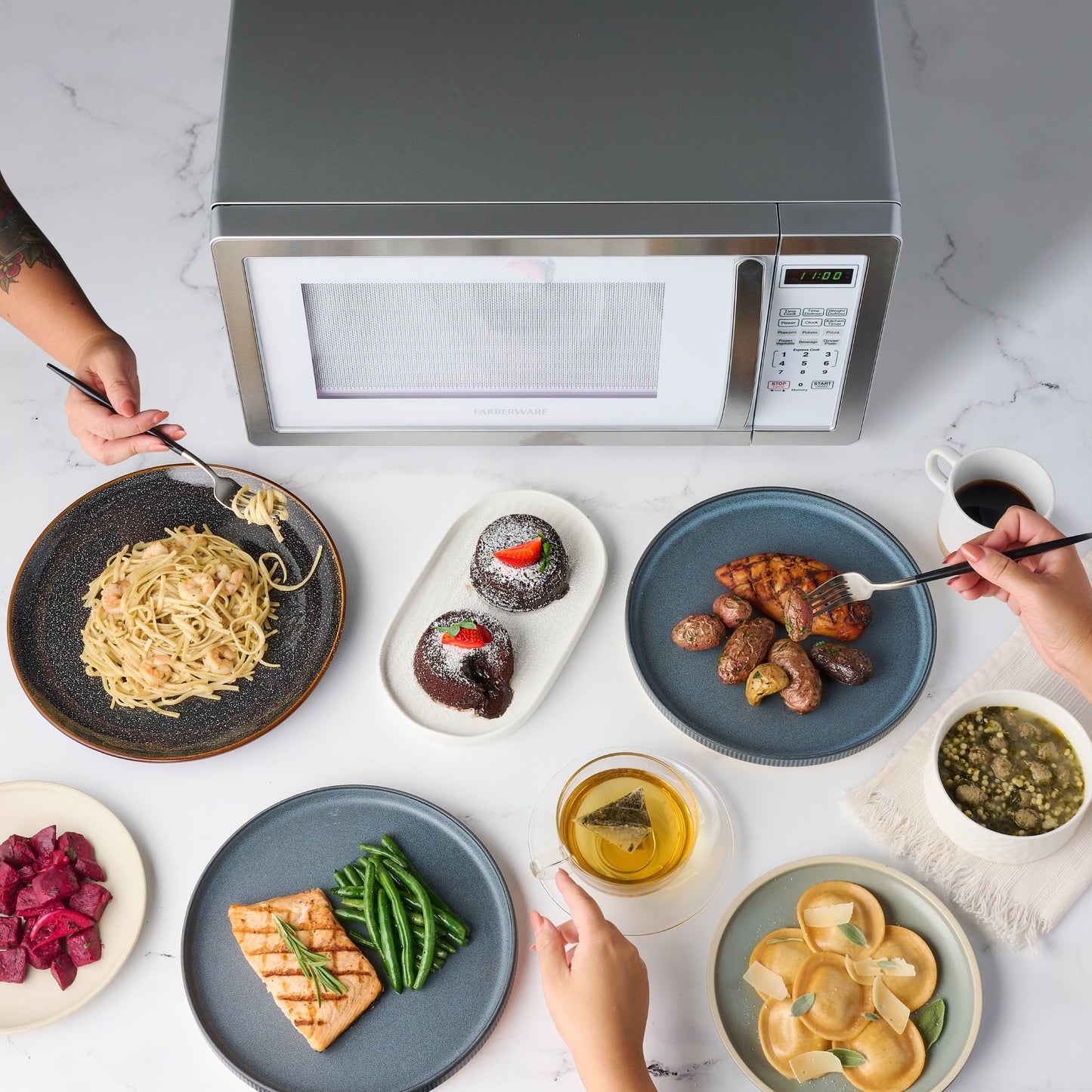 Four à micro-ondes Farberware Classic de 1,1 pi³ et de 1000 watts