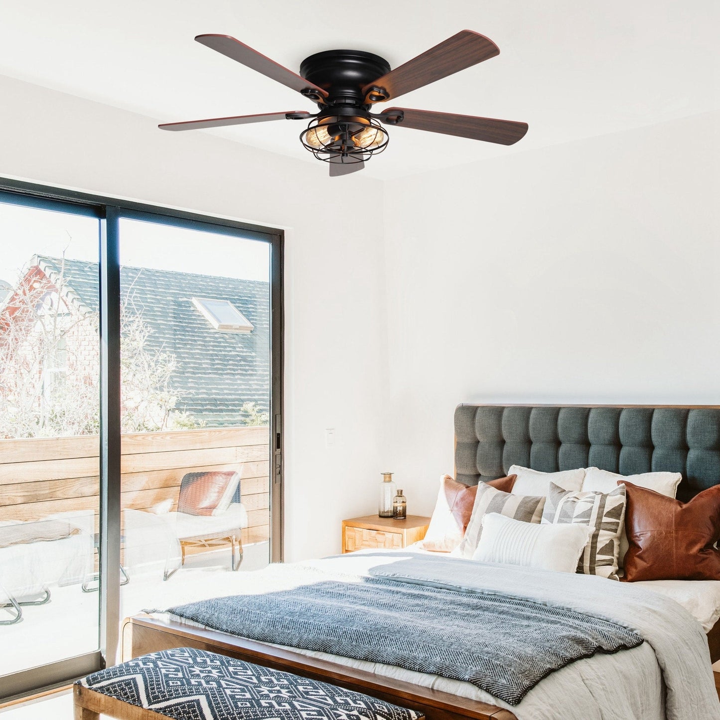 Ventilateur de plafond à 5 pales en bois de 122 cm (48 pouces) à montage encastré, style rustique, noir, avec télécommande et kit d'éclairage.