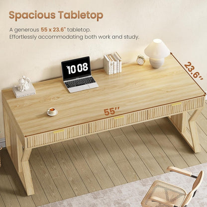 Bureau de direction style farmhouse, bureau de travail à domicile, avec tiroir à dossiers, support pour écran et prise de courant.