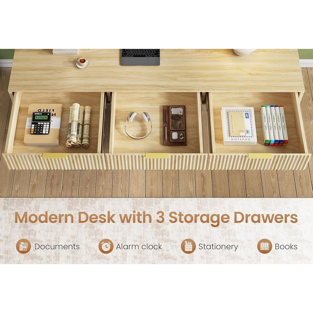 Bureau de direction style farmhouse, bureau de travail à domicile, avec tiroir à dossiers, support pour écran et prise de courant.