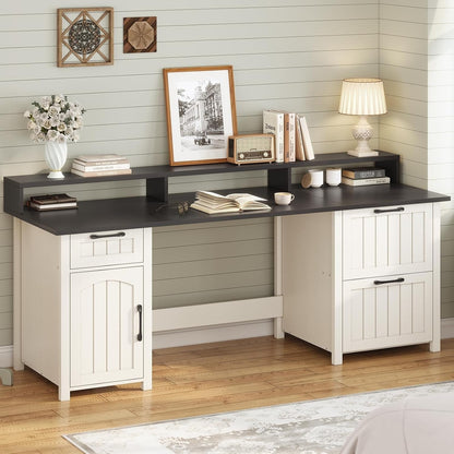 Bureau de direction style farmhouse, bureau de travail à domicile, avec tiroir à dossiers, support pour écran et prise de courant.