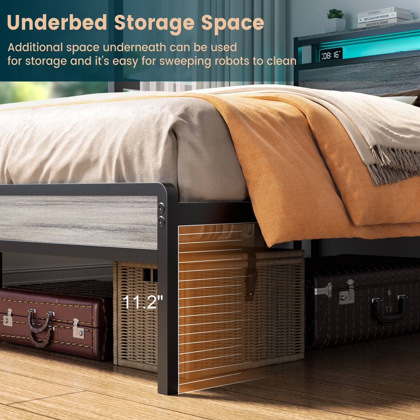 Cadre de lit à plateforme en bois de style farmhouse avec station de recharge et lumières LED