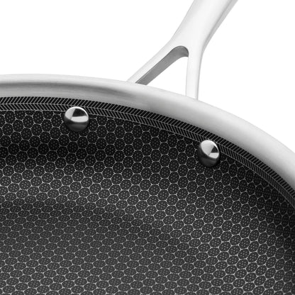 Ensemble de 3 poêles HENCKELS Paradigm avec pelle et cuillère de service offertes - 5 pièces