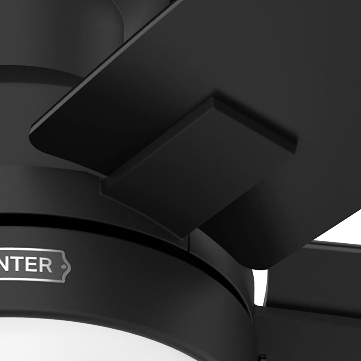 Ventilateur de plafond Hunter 52 Anisten à profil bas avec éclairage LED et cordon d'actionnement - Style moderne, contemporain, transitionnel