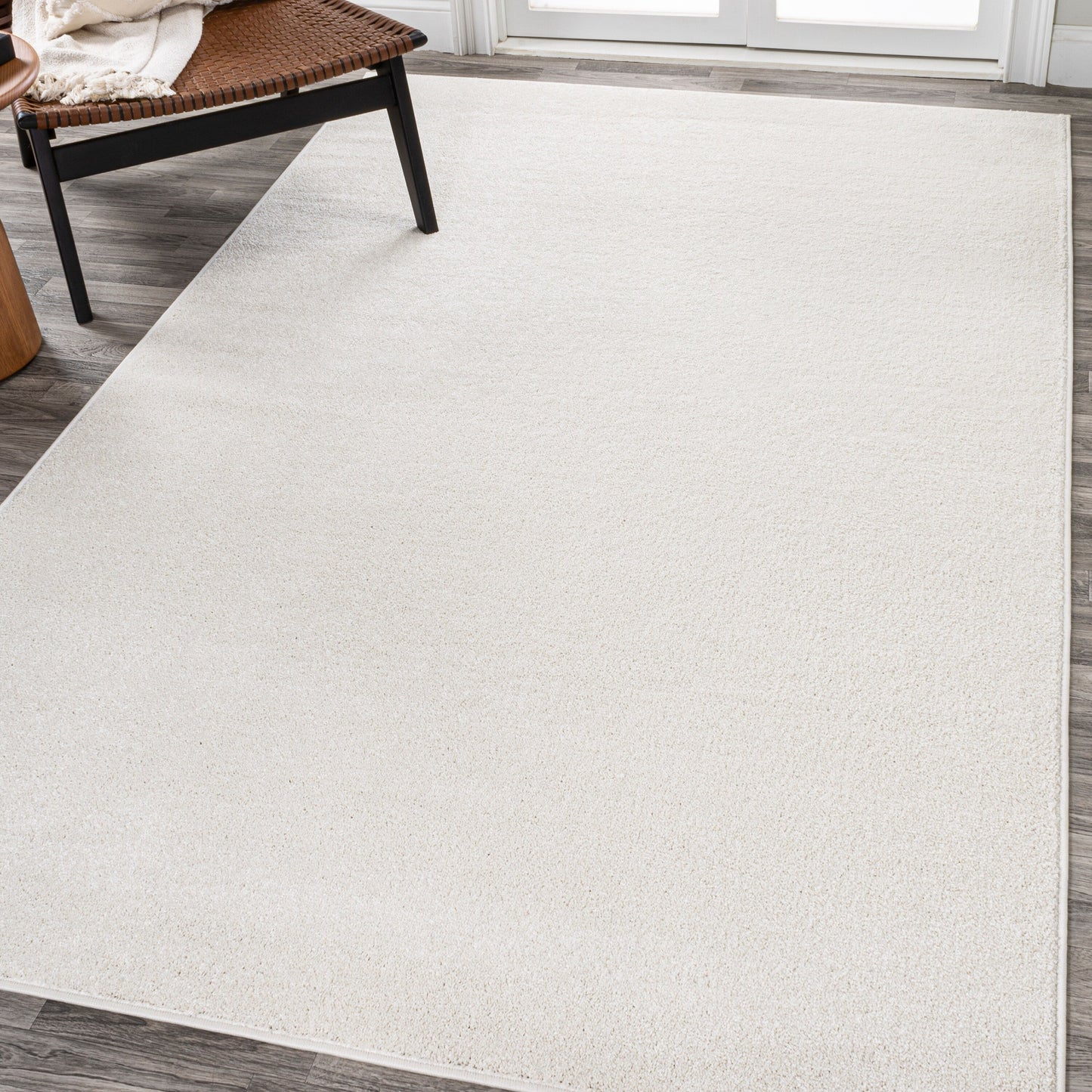 JONATHAN Y Tumbling Solid Low-Pile Area Rug
