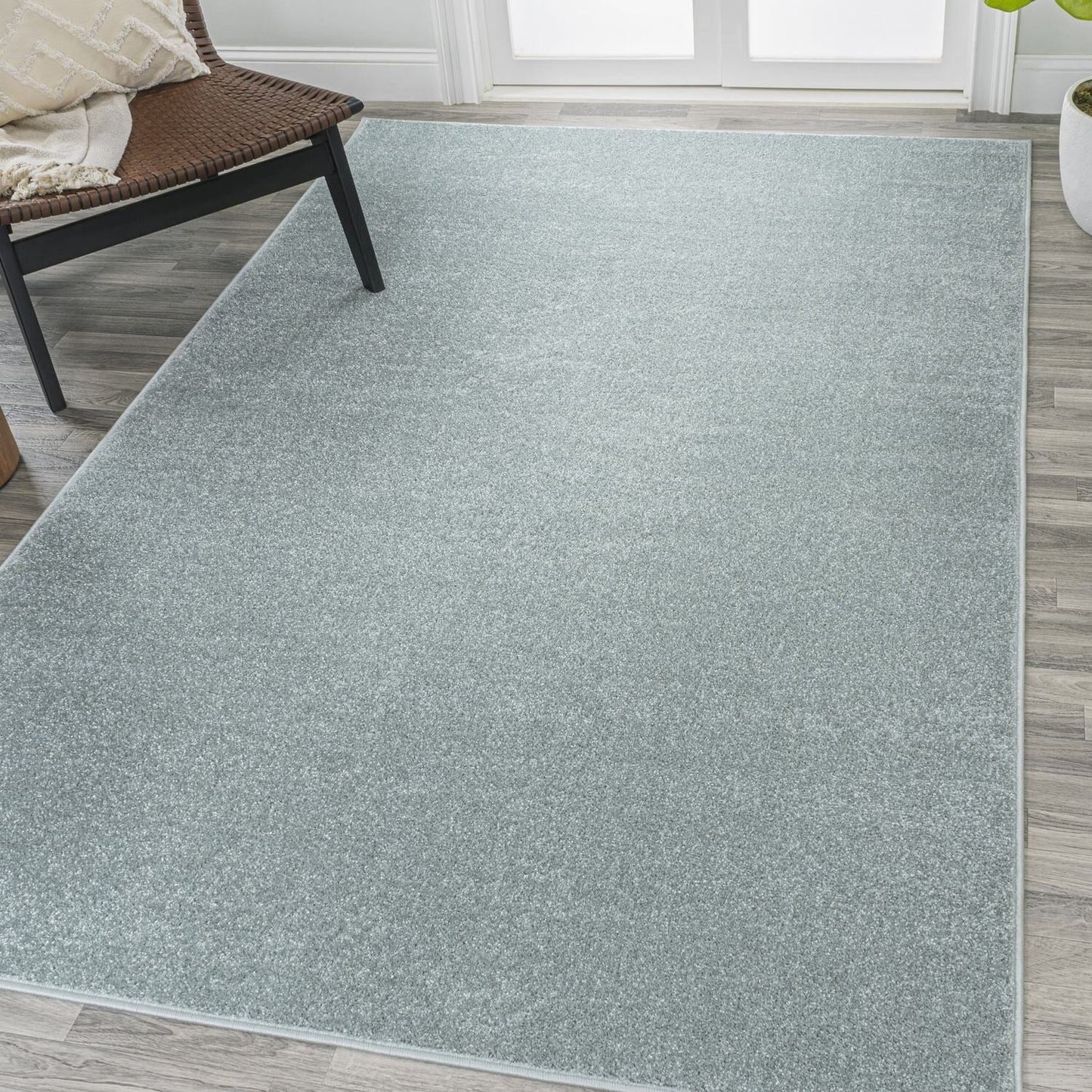 JONATHAN Y Tumbling Solid Low-Pile Area Rug
