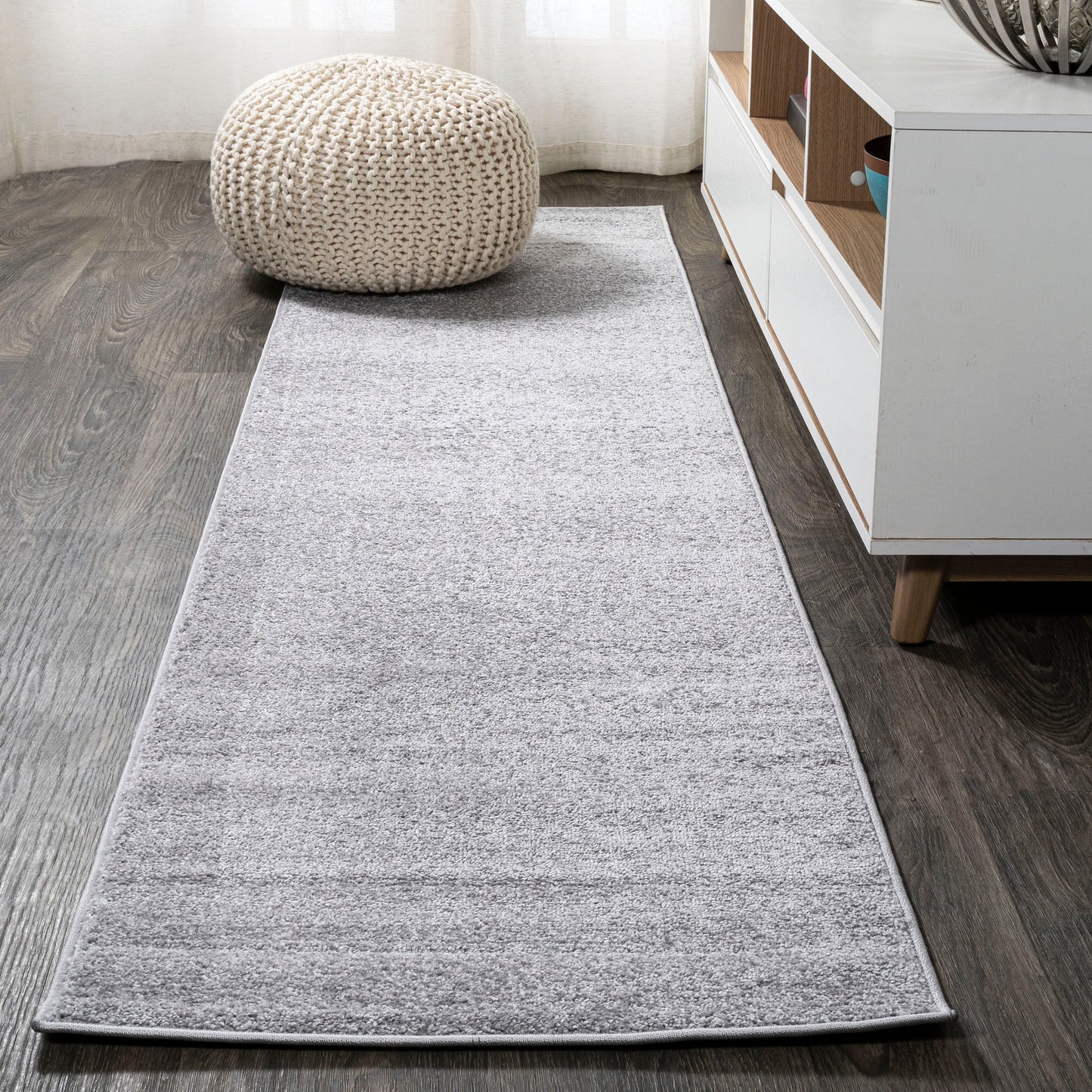 JONATHAN Y Tumbling Solid Low-Pile Area Rug