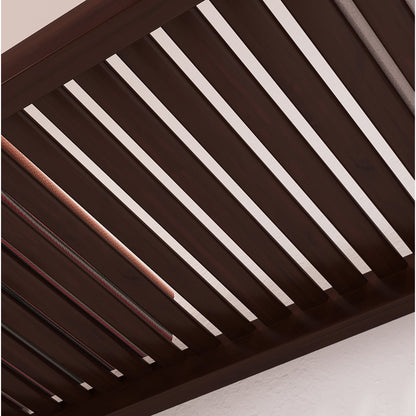 Système de rangement à l'intérieur d'un placard en bois massif John Louis Home, modèle Simplicity, couleur espresso.