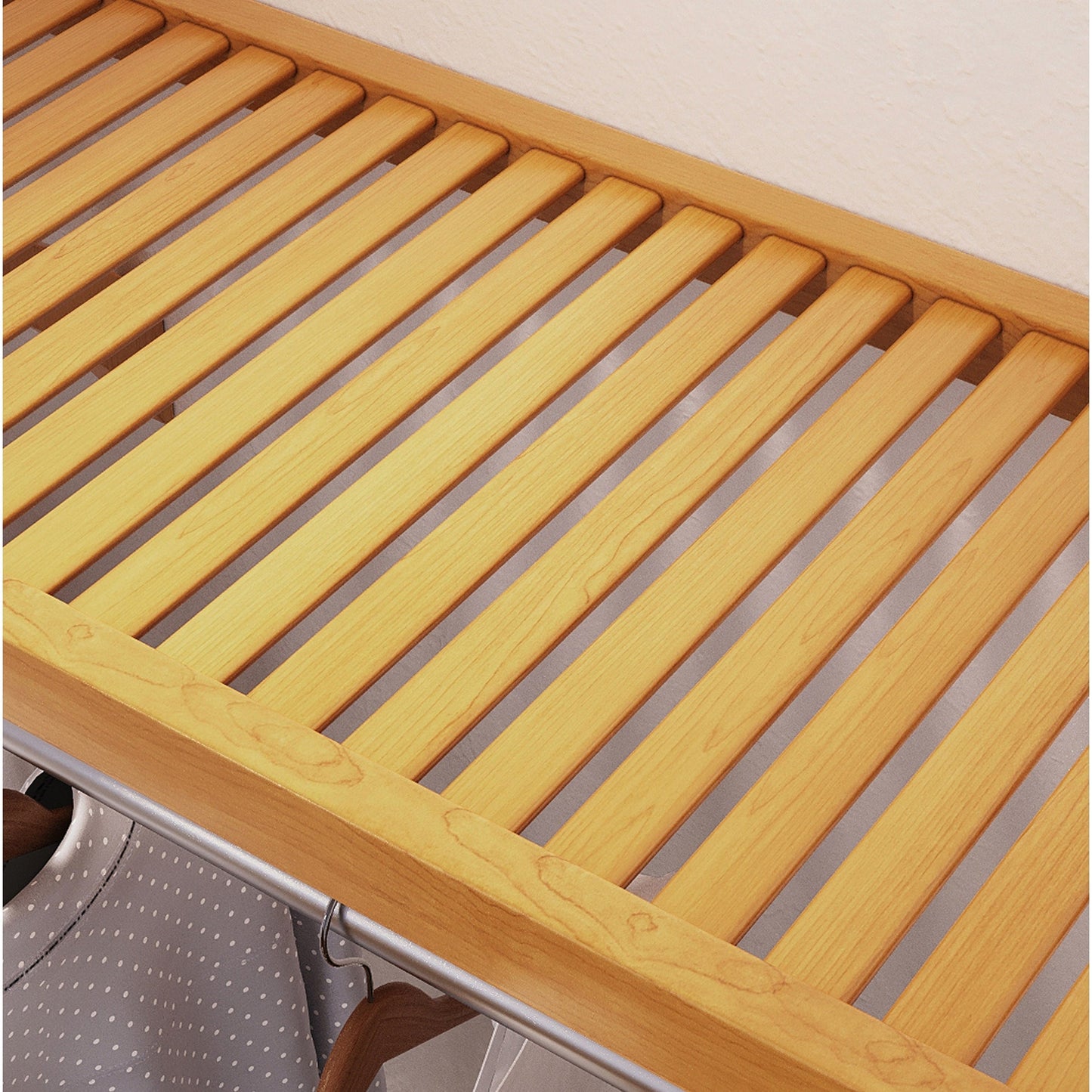 Système de rangement à armoire intégrée en bois massif Simplicity de John Louis Home, couleur érable miel