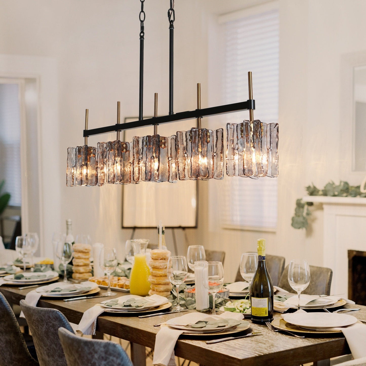 Luminaire suspendu linéaire moderne Kasy à 5 lumières, verre texturé, design unique, idéal pour îlot de cuisine.