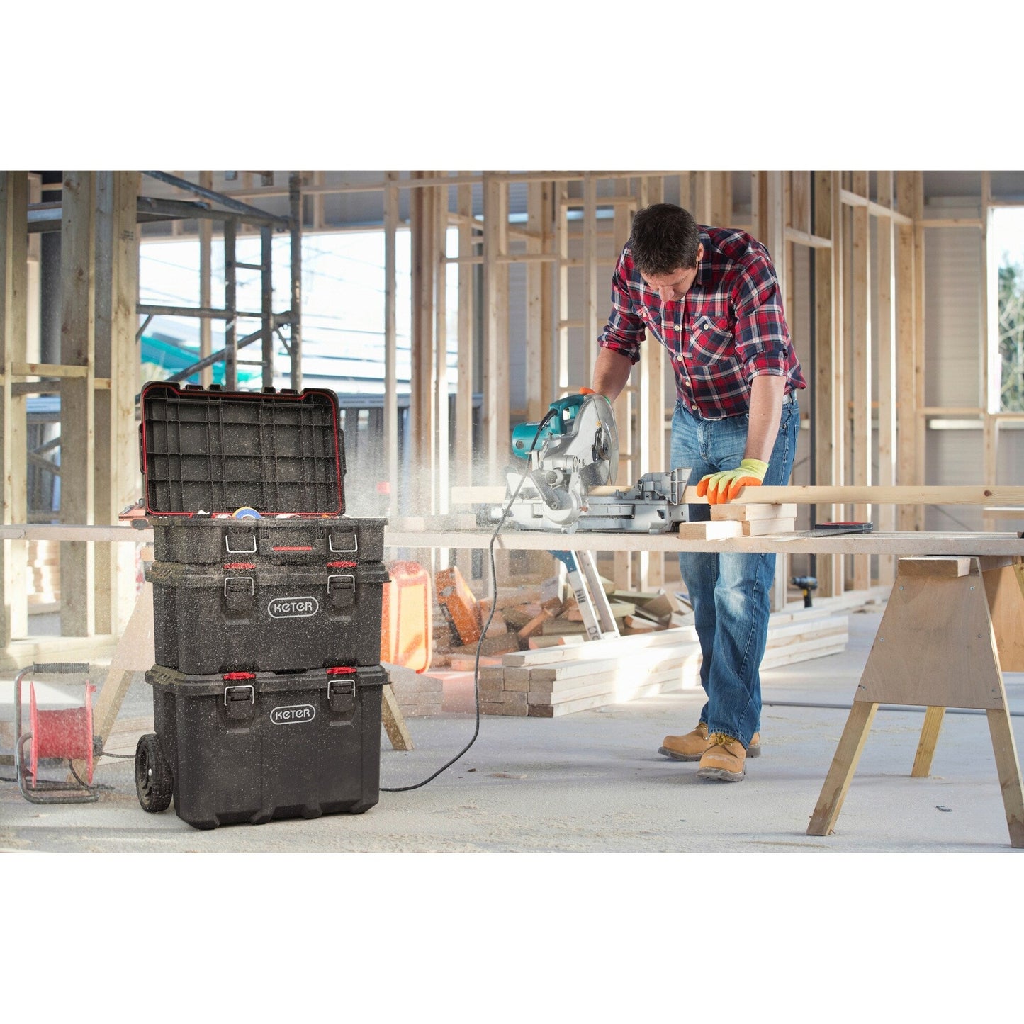 Keter Stack-n-Roll, système modulaire de rangement et d'organisation d'outils sur roulettes, 3 pièces, en résine durable.