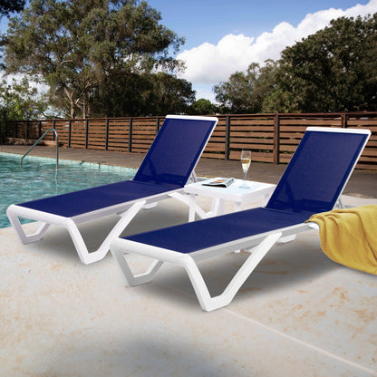 Chaise longue de jardin inclinable et réglable Kozyard Alan, entièrement en aluminium et pieds en résine de polypropylène.