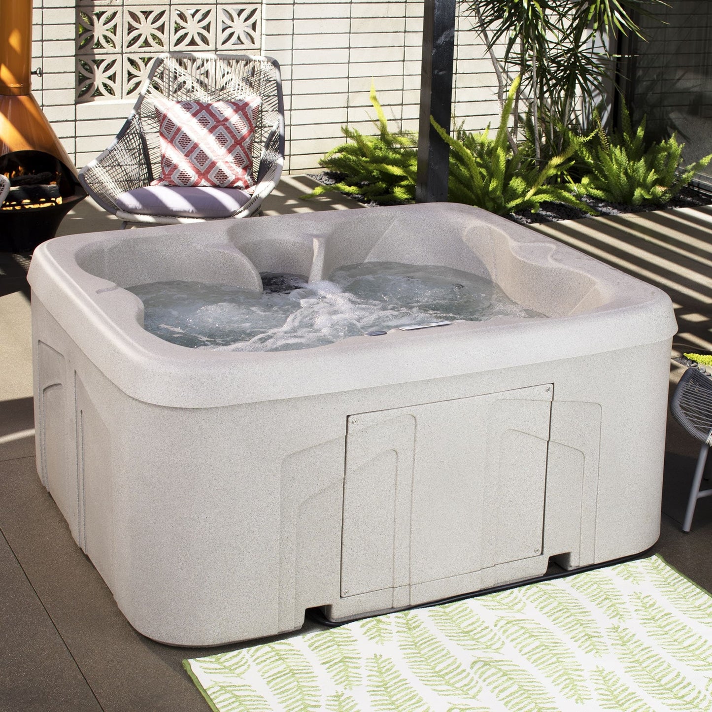 Spa Lifesmart LS100 4 places, 13 jets, 110 V, prêt à l'emploi, avec éclairage LED sous-marin.