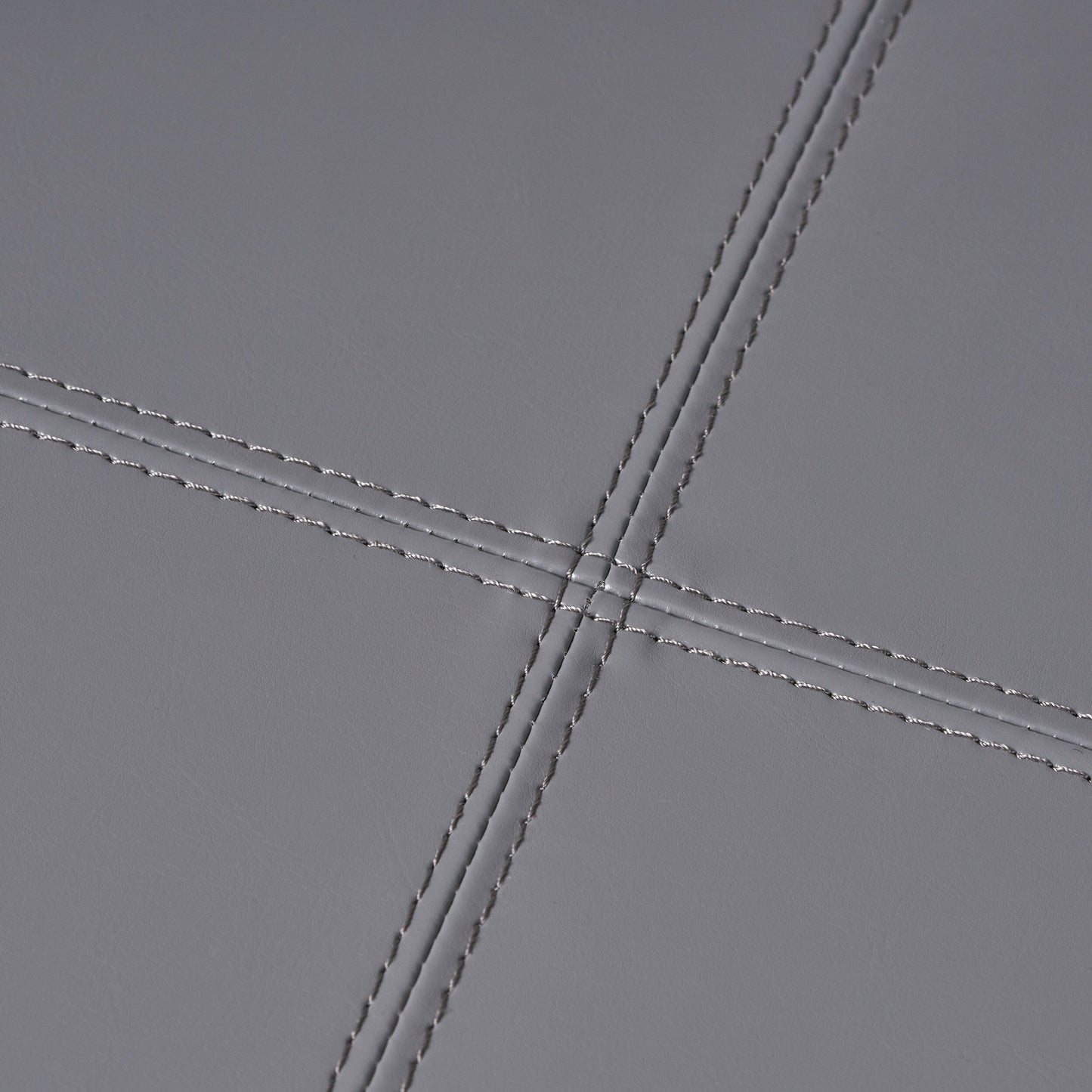 Banc de rangement Lucinda en simili cuir de Christopher Knight Home - 130,6 cm L x 44,5 cm l x 41,3 cm H