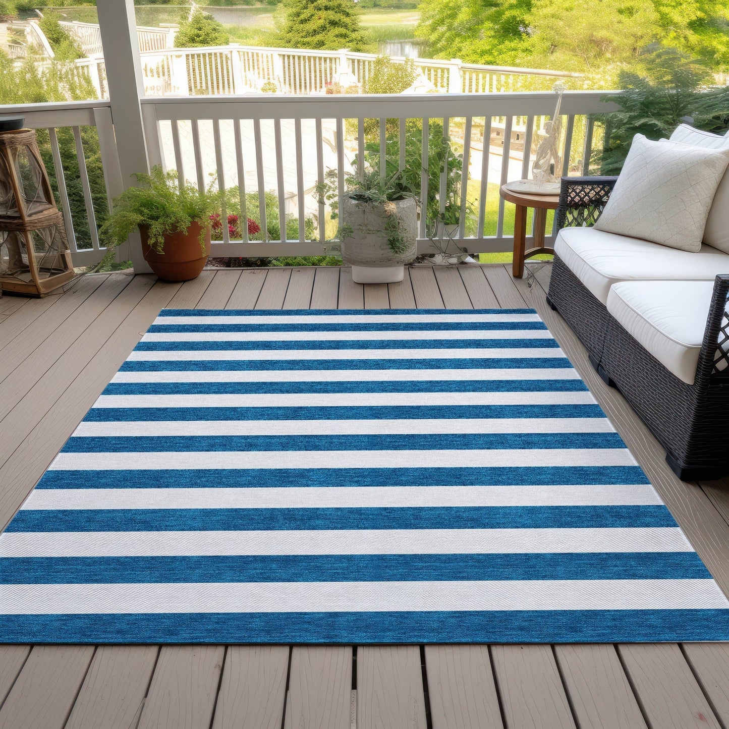 Machine Washable Indoor/ Outdoor Cabana Stripe Chantille Rug
