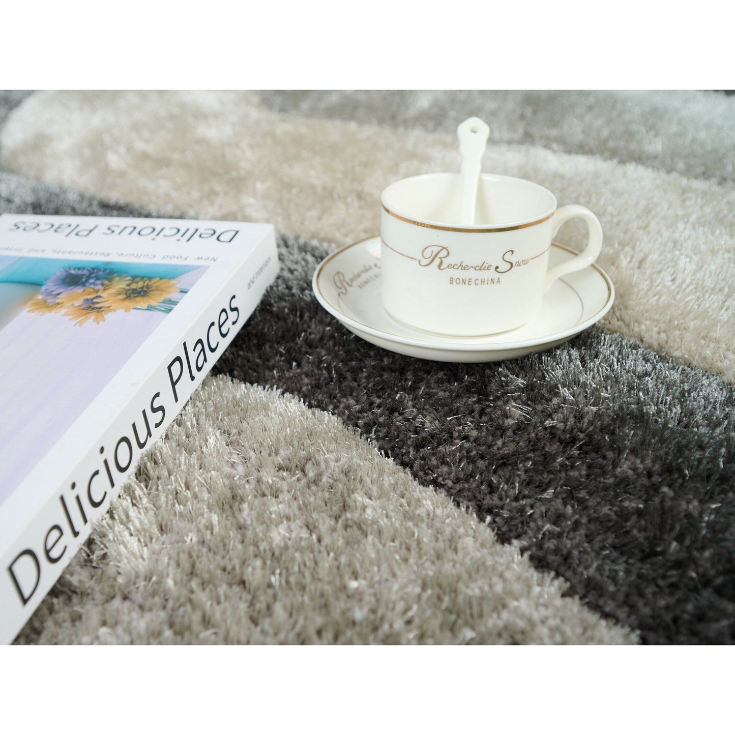 Tapis de sol Mateos Shag à motif abstrait