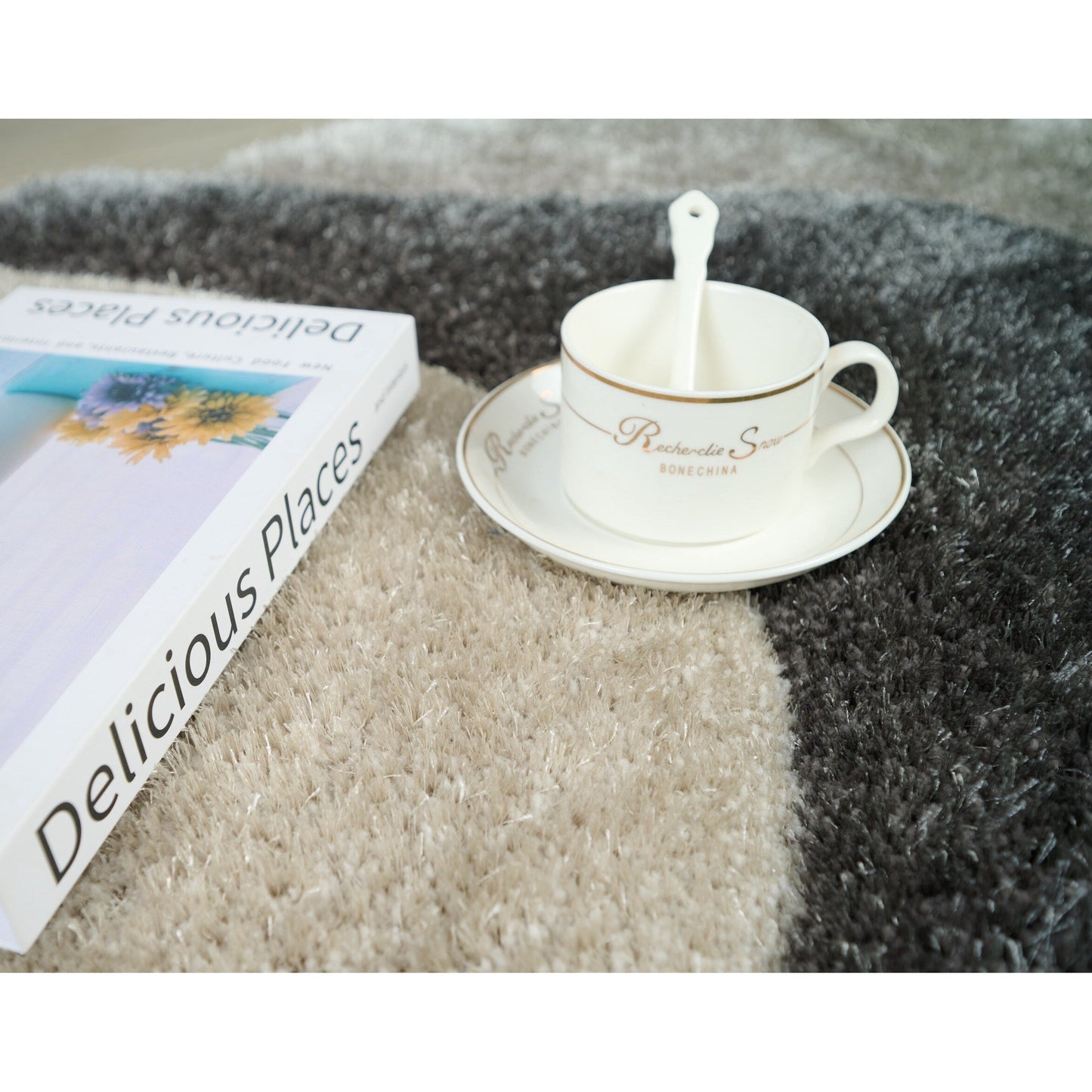 Tapis de sol Mateos Shag à motif abstrait