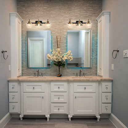 Appliques murales de salle de bain modernes à 3 ou 4 lumières, avec abat-jour en verre, et fonction de gradation.