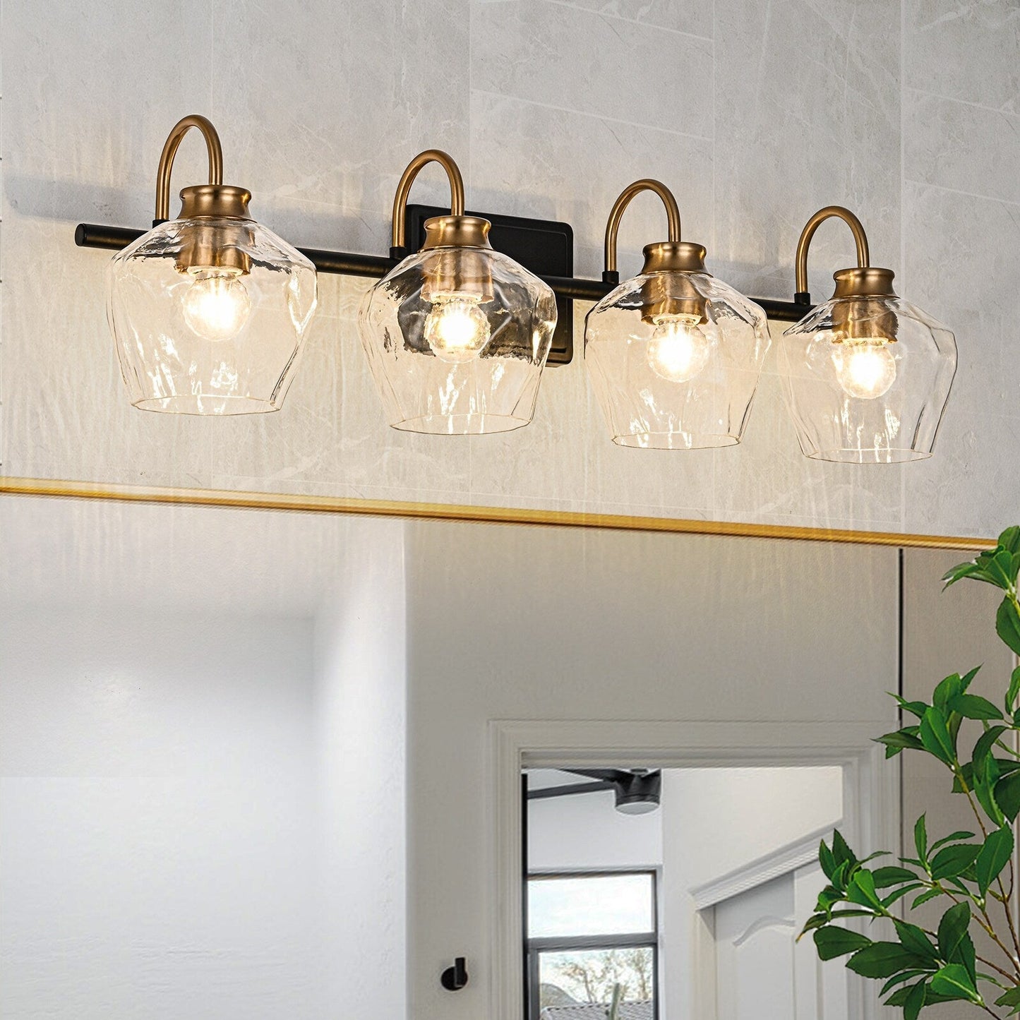 Appliques murales de salle de bain modernes à 3 ou 4 lumières, avec abat-jour en verre, et fonction de gradation.