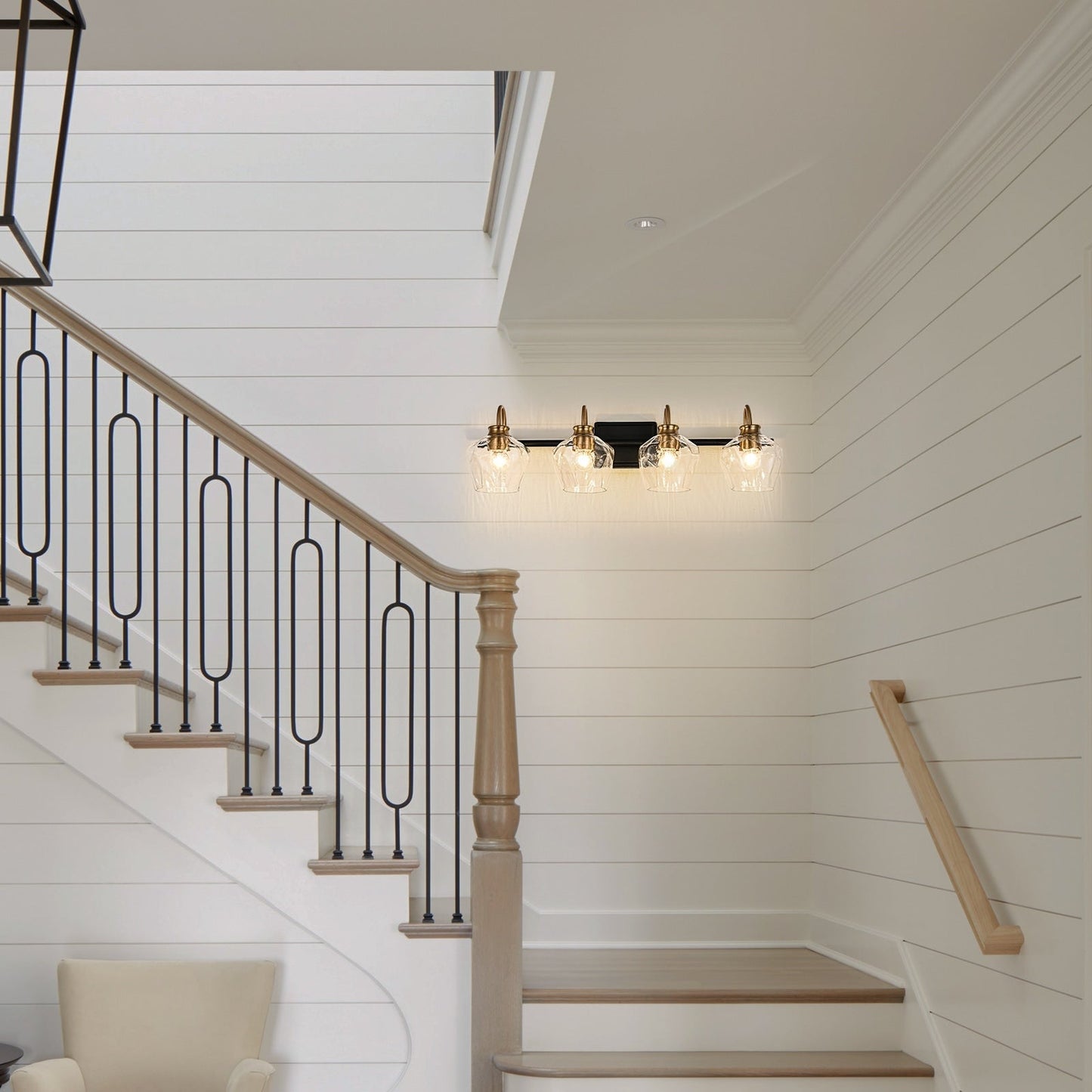 Appliques murales de salle de bain modernes à 3 ou 4 lumières, avec abat-jour en verre, et fonction de gradation.