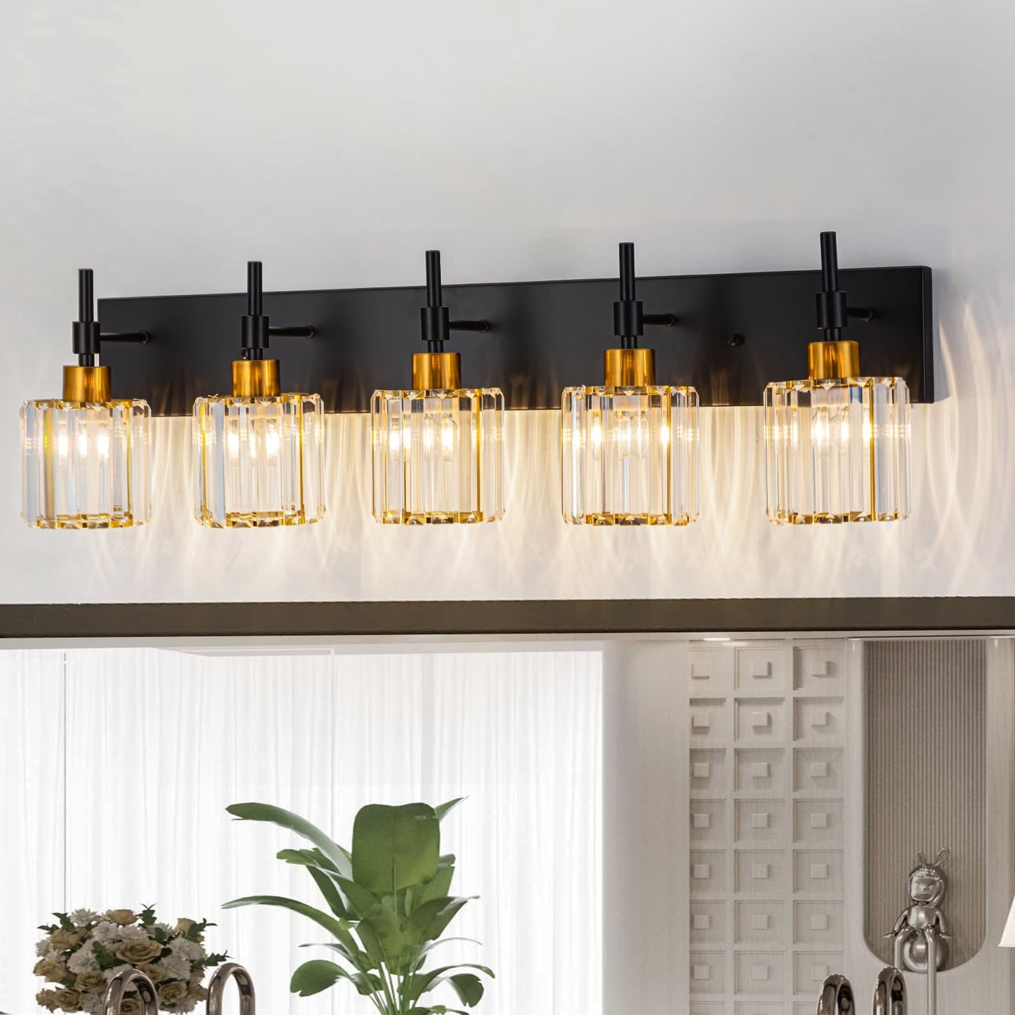 Appliques murales de salle de bain à cristaux, modernes et à intensité variable, avec abat-jours en cristal.