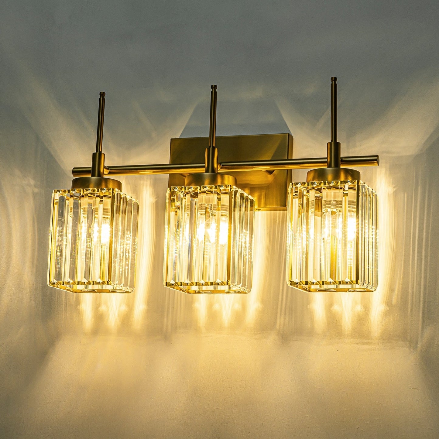 Applique murale moderne dorée à intensité variable, style glamour, cylindrique, pour salle de bain, avec cristaux, pour miroir de salle de bain.